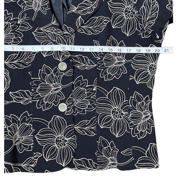 Size 12, Judith Hart Collection Floral Embroidered Blazer - Picture 5 of 8